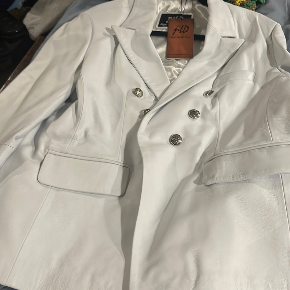 White 100% leather blazer STUNNING NWT